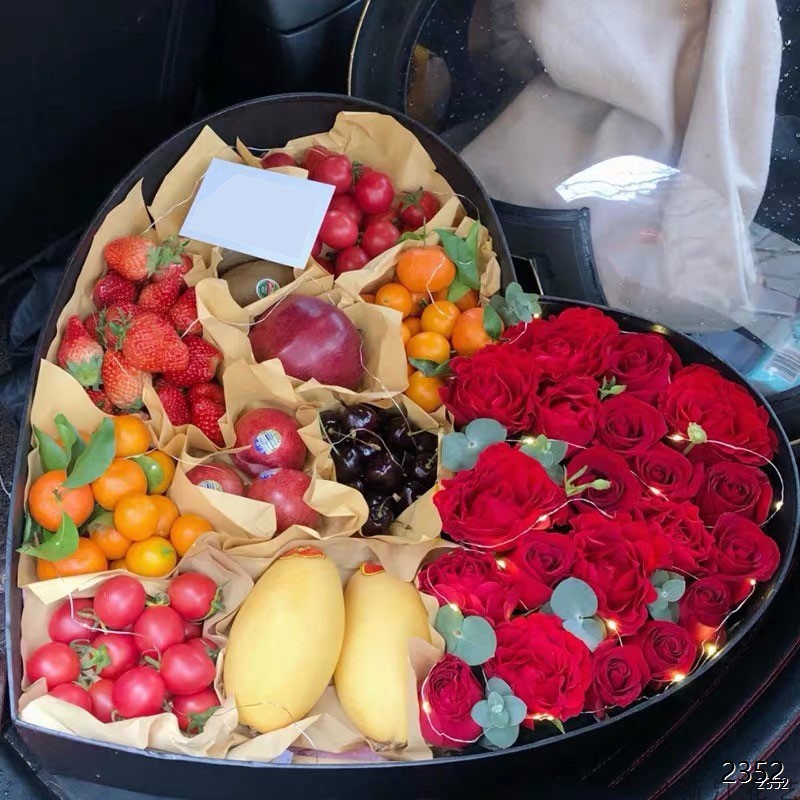 19朵玫瑰水果礼盒